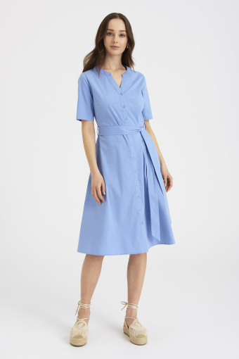 Bawełniana szmizjerka z wiązanym paskiem, błękitna