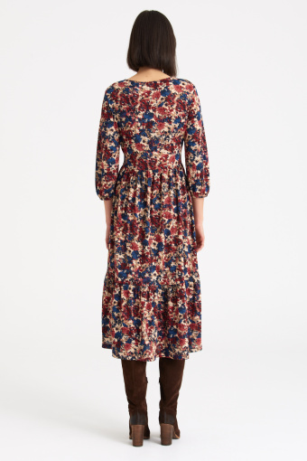 Kobieca sukienka w barwne kwiaty, rękawy 3/4