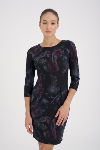 Dopasowana sukienka w kwiaty