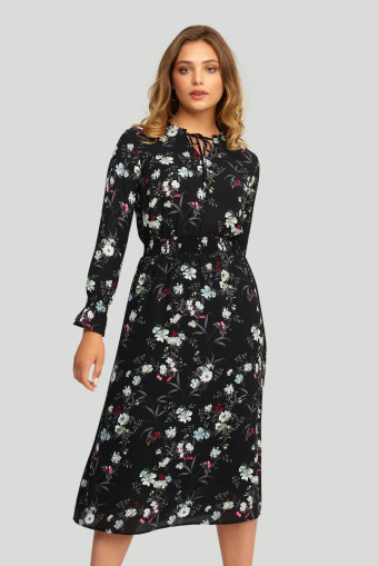 Czarna, szyfonowa sukienka z kwiatowym nadrukiem