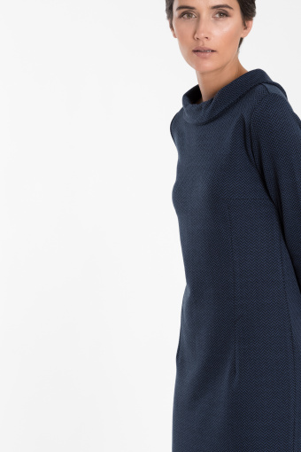 Granatowa, dopasowana sukienka dzianinowa