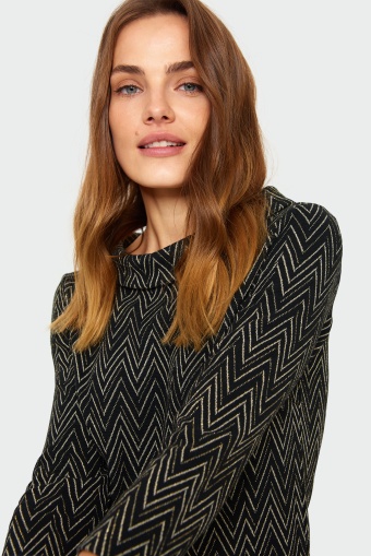 Elegancka sukienka ze stójką Elegancka sukienka ze stójką