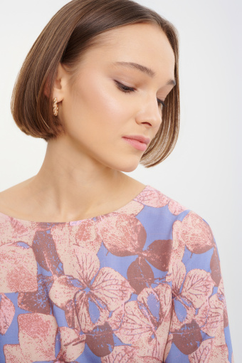 Pastelowa sukienka w kwiaty