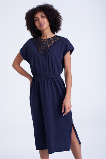 Granatowa sukienka midi z koronką