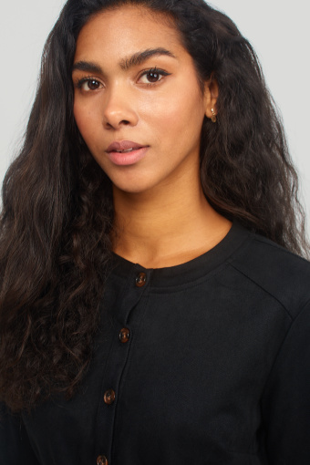 Luźna sukienka z odcięciem w talii