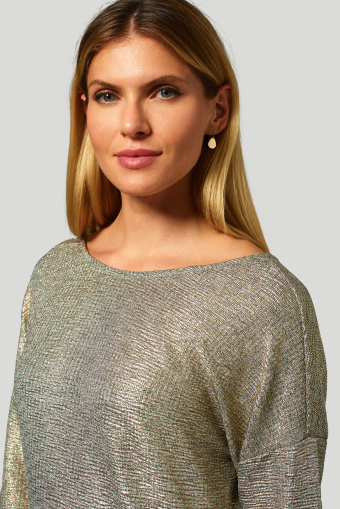 Dopasowana sukienka z połyskującej dzianiny