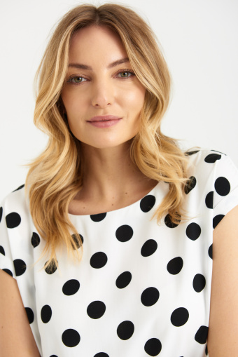 Biała, wiskozowa sukienka z nadrukiem w groszki