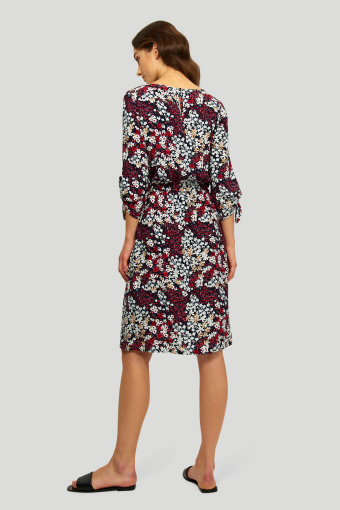 Wiskozowa sukienka z kwiatowym printem, rękaw 3/4