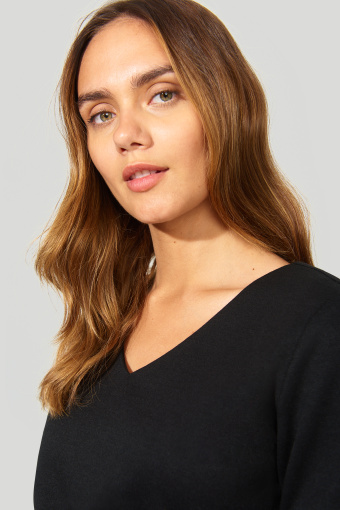 Klasyczna sukienka z paskiem w talii