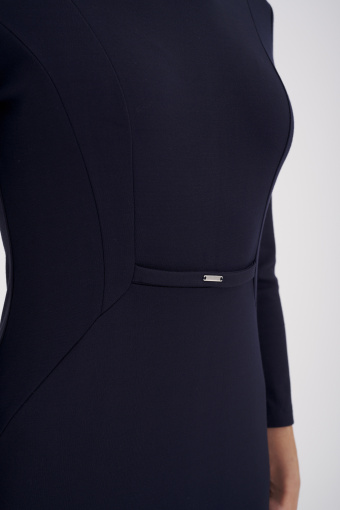 Dopasowana sukienka dzianinowa