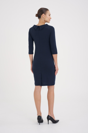 Dopasowana sukienka dzianinowa