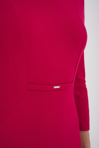 Dopasowana sukienka dzianinowa