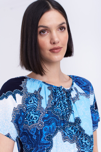 Sukienka maxi w odcieniach koloru niebieskiego