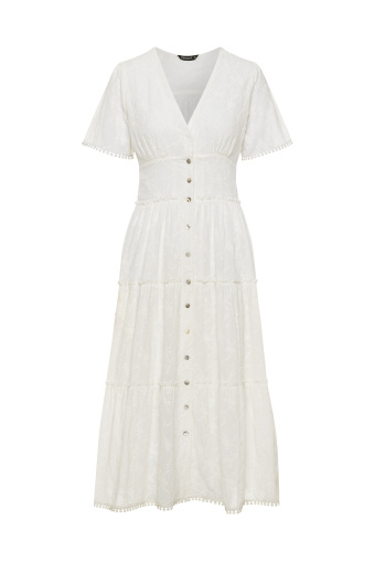 Biała, haftowana sukienka z falbaną Biała, haftowana sukienka z falbaną