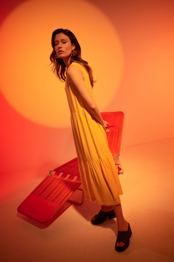 Żółta sukienka z falbaną Żółta sukienka z falbaną