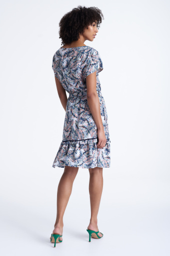 Casualowa sukienka z nadrukiem w liście