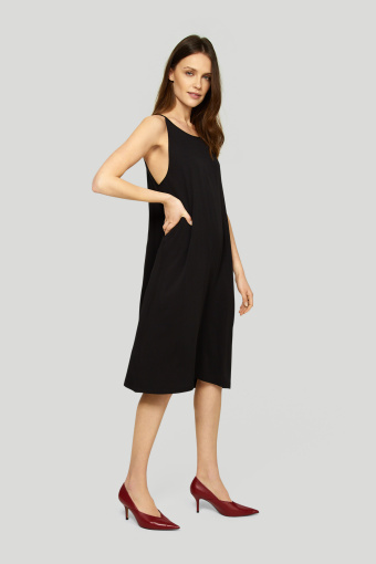 Wiskozowa sukienka o luźnym fasonie