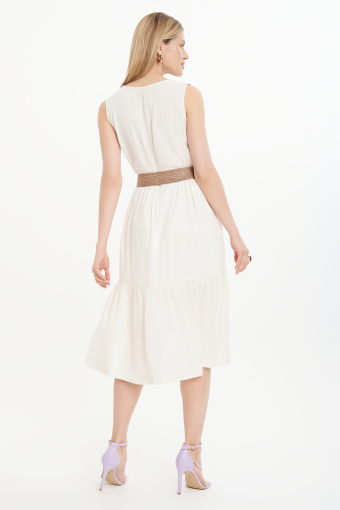 Kremowa sukienka z kontrastowym paskiem midi