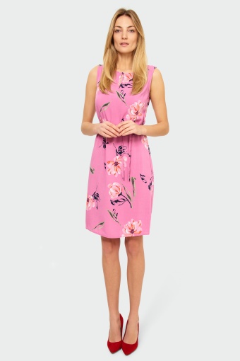 Różowa sukienka z nadrukiem w kwiaty