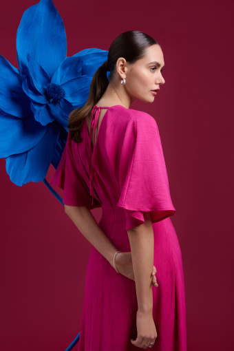 Sukienka z luźnymi rękawami w kolorze różowym 