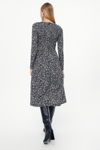Sukienka z nadrukiem w łączkę midi