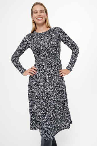 Sukienka z nadrukiem w łączkę midi