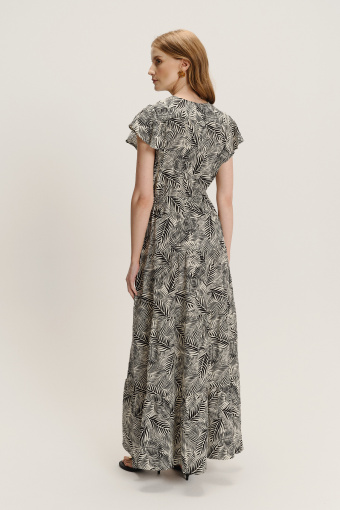 Sukienka z czarno-białym nadrukiem i dekoltem V