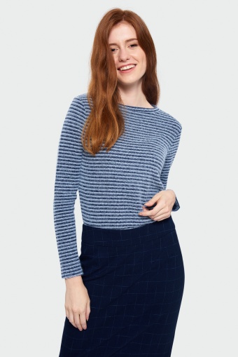 Wzorzysty sweter o dopasowanym kroju Wzorzysty sweter o dopasowanym kroju