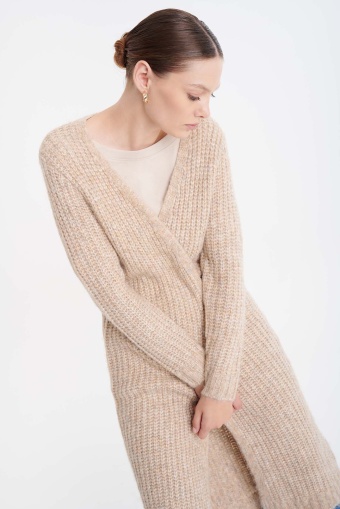 Długi beżowy kardigan oversize