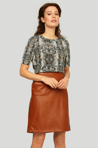 Elegancki sweter w zwierzęcy print, krótki rękaw