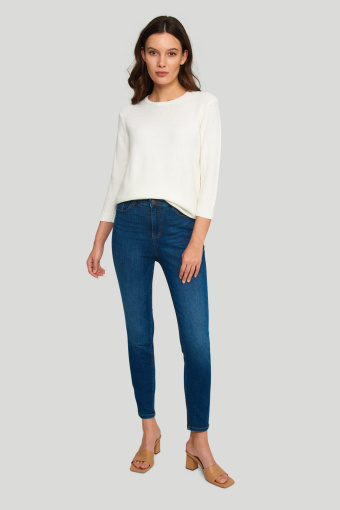 Sweter ze strukturalnym splotem