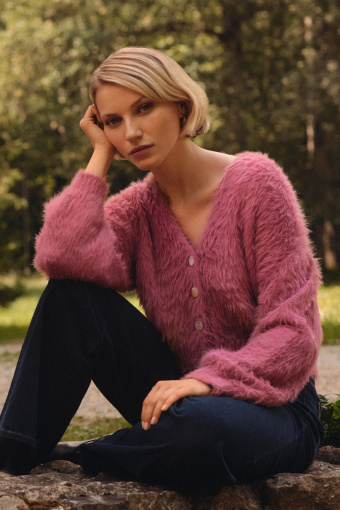 Jasnoróżowy kardigan oversize Jasnoróżowy kardigan oversize