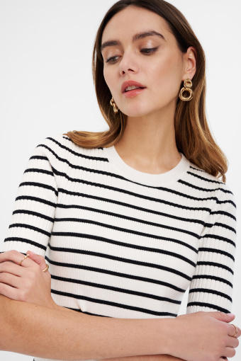 Sweter z wiskozy z krótkim rękawem