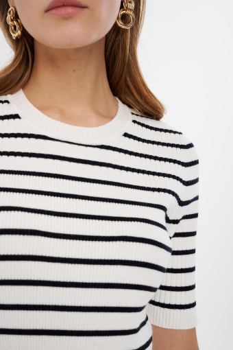 Sweter z wiskozy z krótkim rękawem