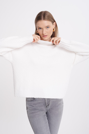 Oversize'owy półgolf z dzianiny w prążek