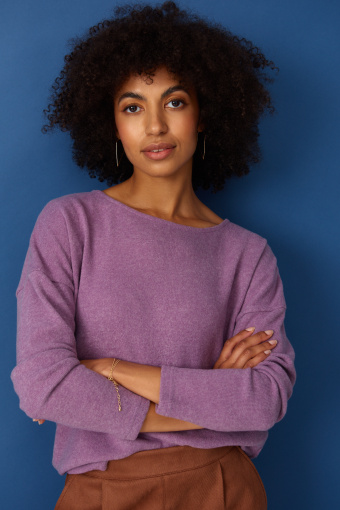 Sweter o luźym kroju, z miękkiej dzianiny Sweter o luźym kroju, z miękkiej dzianiny