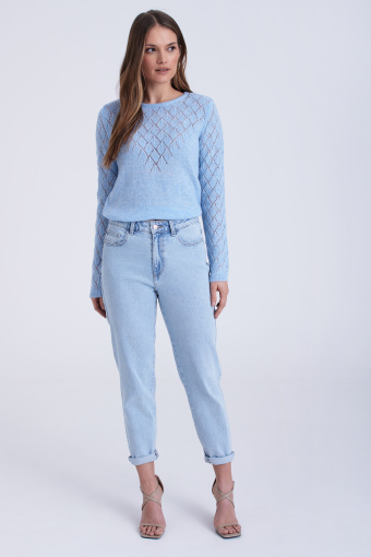 Błękitny sweter zdobiony ażurowym splotem Błękitny sweter zdobiony ażurowym splotem