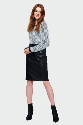 Miękki sweter o dopasowanym kroju