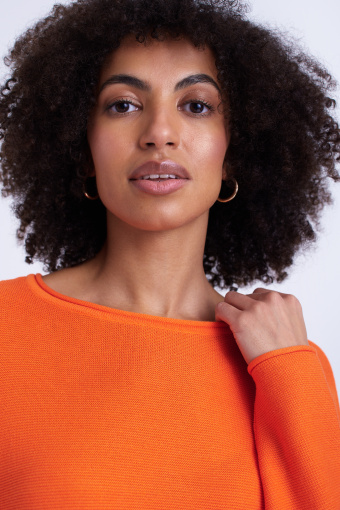 Pomarańczowy, luźny sweter