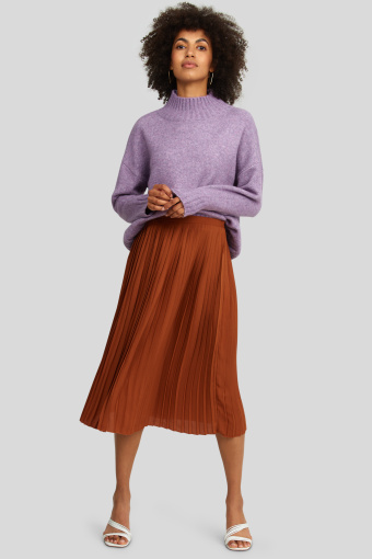 Sweter o luźnym fasonie, z półgolfem