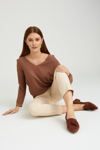 Wiskozowy sweter z błyszczącą nitką, brązowy