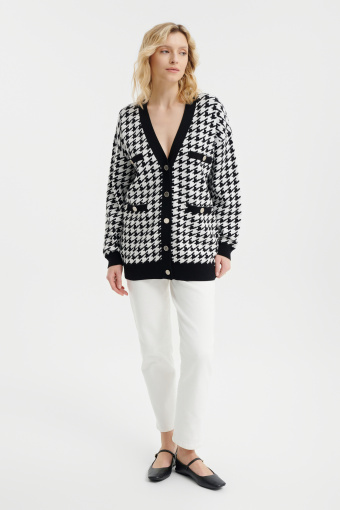 Luźny kardigan w pepitkę