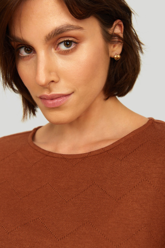 Dopasowany sweter w kolorze ochry, rękaw do łokcia