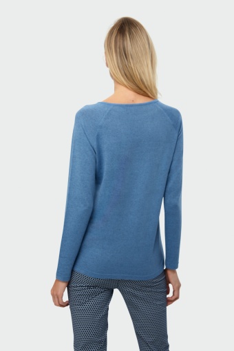 Sweter z ozdobnym detalem Sweter z ozdobnym detalem