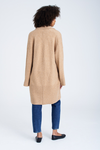 Szeroki kardigan z obniżoną linią ramion, beż