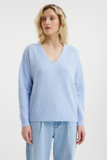 Sweter w błękitnym kolorze z dekoltem V  Sweter w błękitnym kolorze z dekoltem V