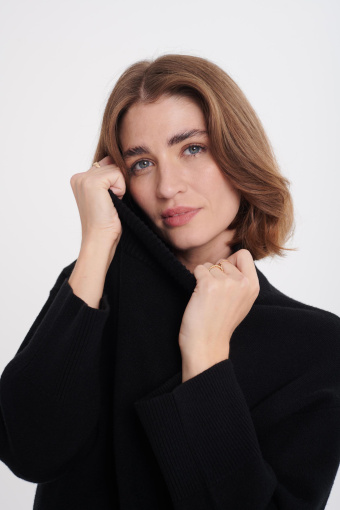 Sweter oversize z szerokimi rękawami