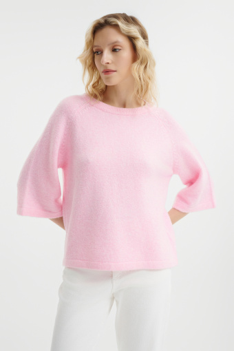 Miękki sweter z szerokim rękawem 