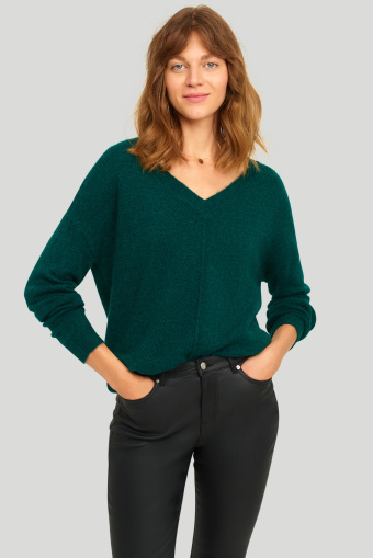 Sweter o luźnym kroju, z odzobnym przeszyciem