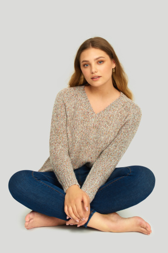 Sweter o luźnym kroju